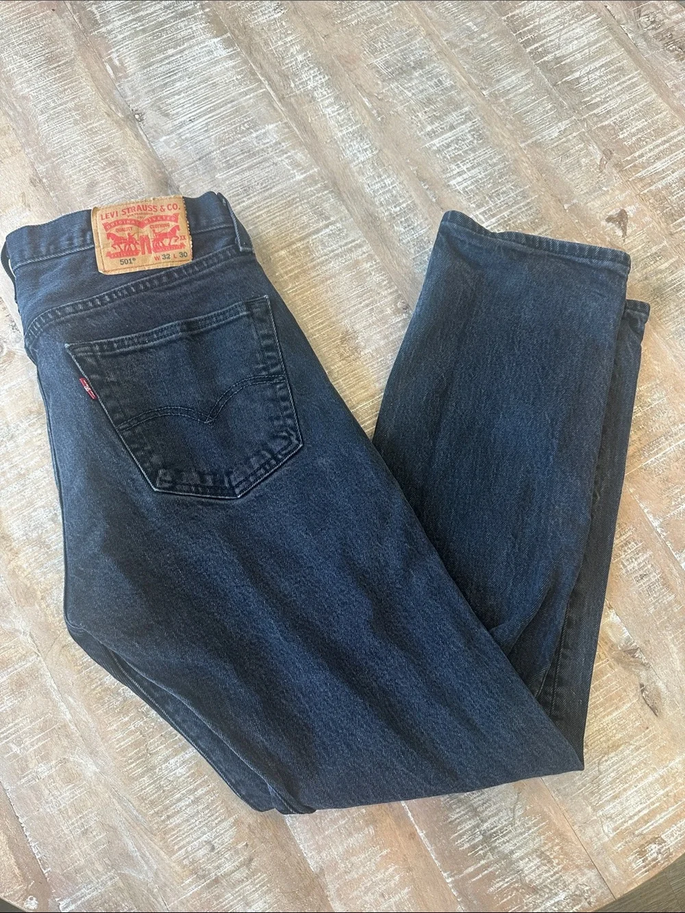 501 Levi's 32 x 30 Men's Dark Black Slim Straight Jeans